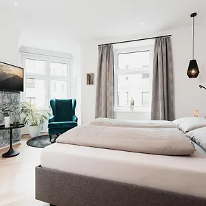  Apartment Center-apartment - Große Im Stadtzentrum In Perfekter Lage